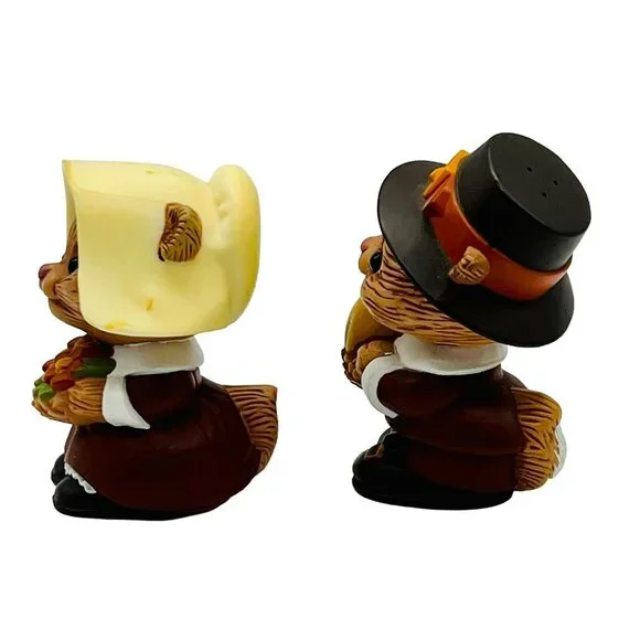 Hallmark Thanksgiving Pilgrim Squirrel Chipmunk Salt Pepper Shakers 1990s VTG - Picture 4 of 8